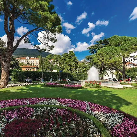 2 Bedroom Awesome In Opatija Casa vacanze