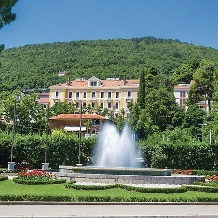 Nyaraló 2 Bedroom Awesome In Opatija Abbázia