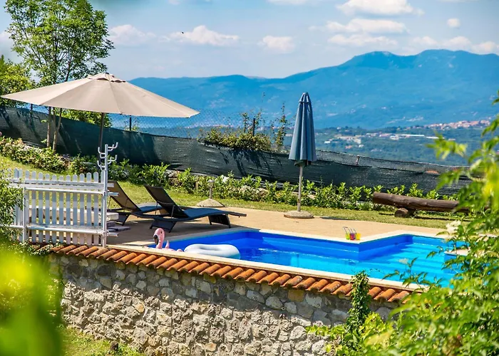 2 Bedroom Awesome Home In Opatija